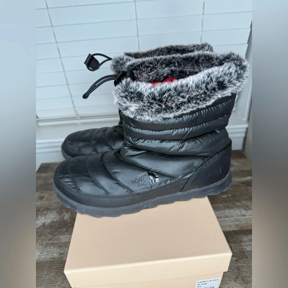 The North Face Black Fur-Lined Boots